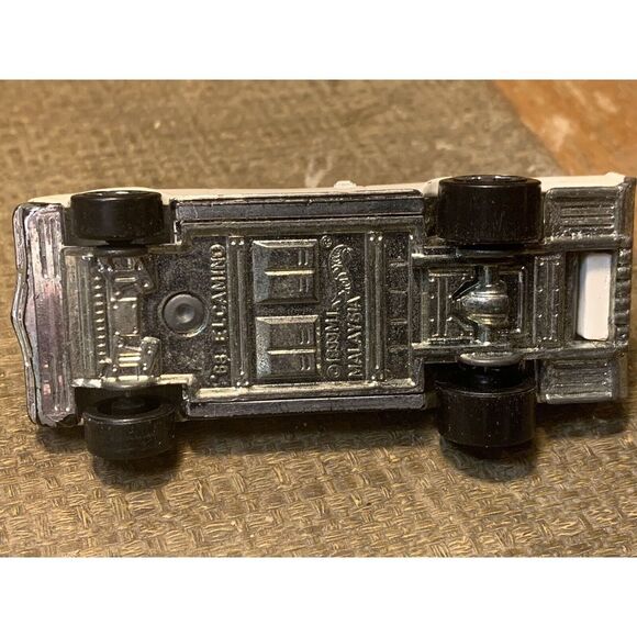 Hot Wheels Lot Of 6 Ferrari/Fire Crew/Corvette/Tacoma/El Camino/Ford coupe - Picture 16 of 16